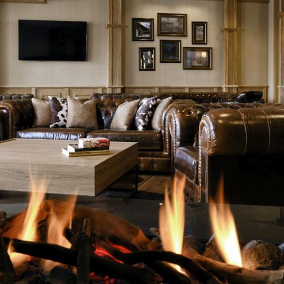 ivan_rilsky_lobby_bar