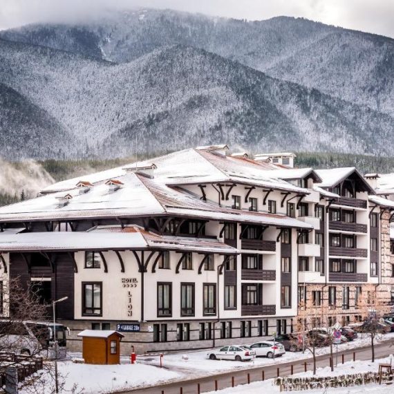 lion-bansko-exterior-1