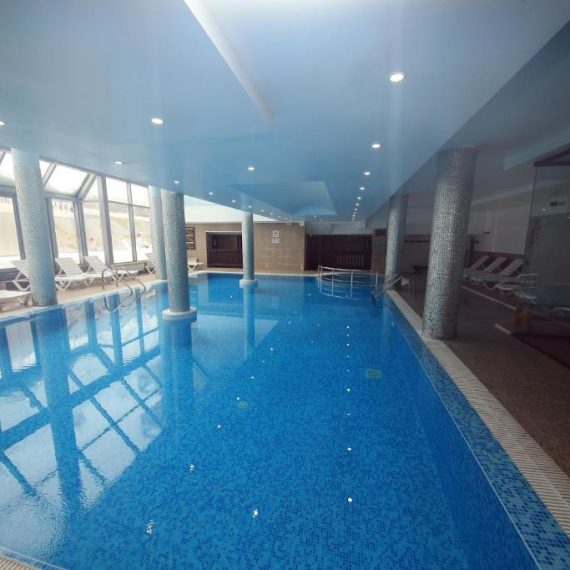 mpm-guinness-hotel-bansko-inside-pool
