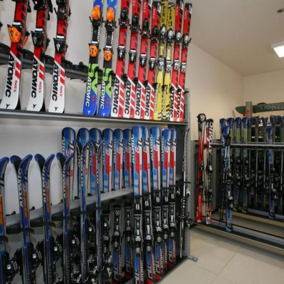 perun_lodge_ski_rental