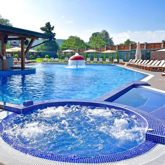 regnum_outdoor_pool_2-1