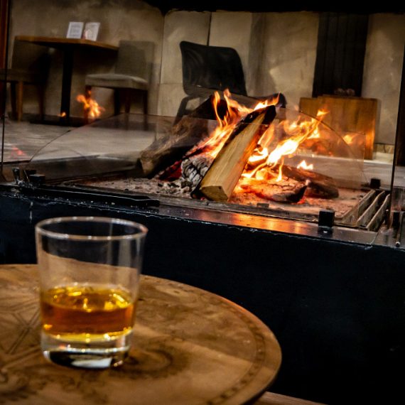 riverside-boutique-hotel-bansko-fireplace