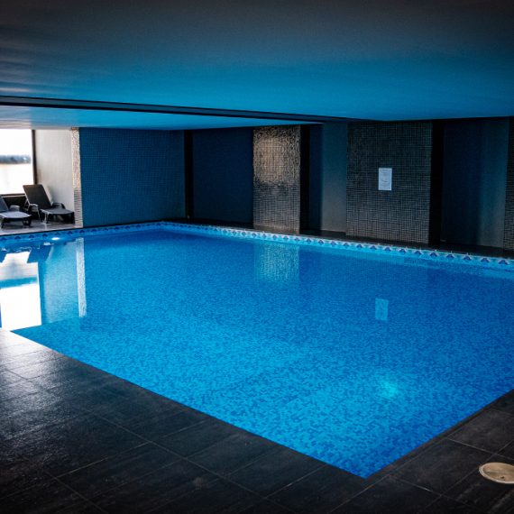 riverside-boutique-hotel-bansko-inside-pool