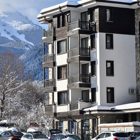 st-george-bansko-hotel-exterior