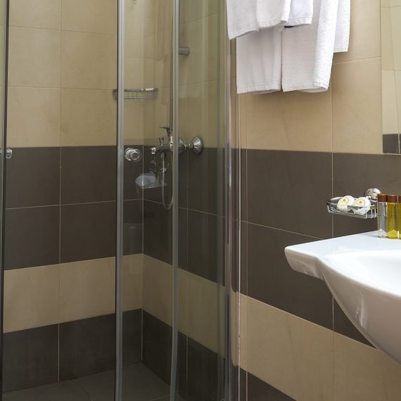vihren-palace-hotel-bansko-studio-bathroom-min