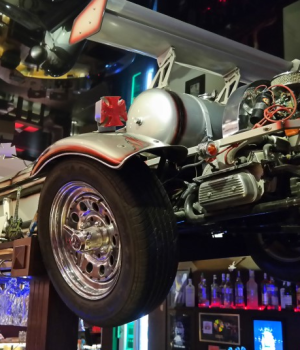 queens-pub-motor-bike